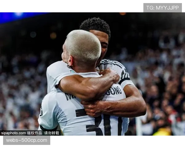 战术板:解析皇马为何在对阵巴萨时放弃高位,转而采用中场绞杀 战术板:解析皇马为何在对阵巴萨时放弃高位,转而采用中场绞杀